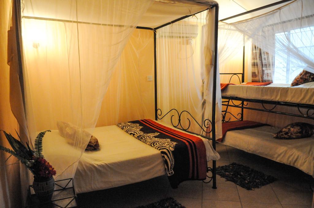 Zigzag Town Lodge Livingstone Zimmer foto